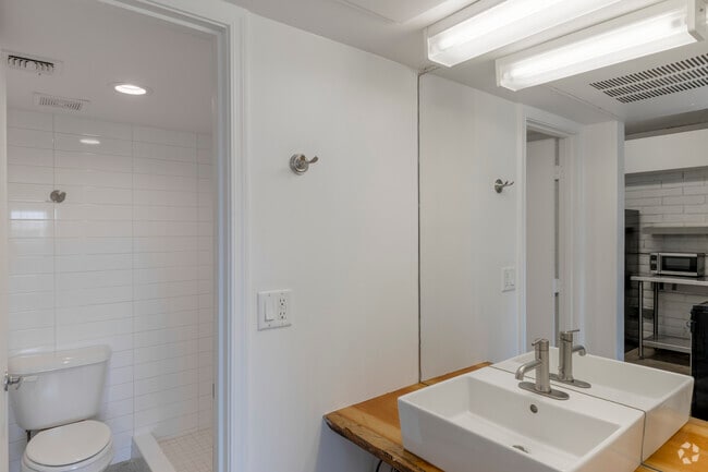 1 habitación, 1 baño - 560 pies cuadrados - Baño - Luna Bear Arcos