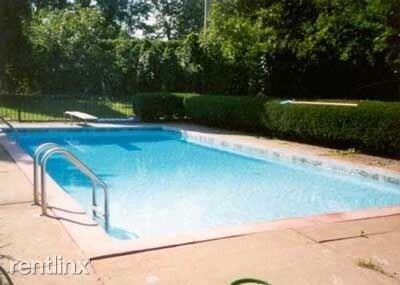 Foto del edificio - 17 Country Club Rd