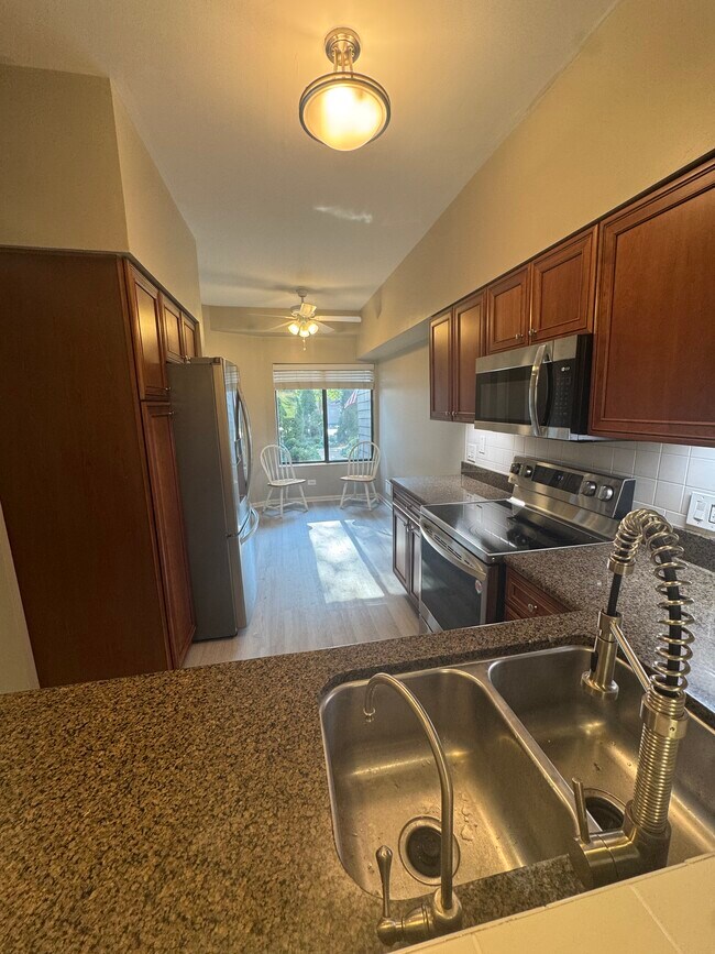 Foto del edificio - 378 White Oak Ln