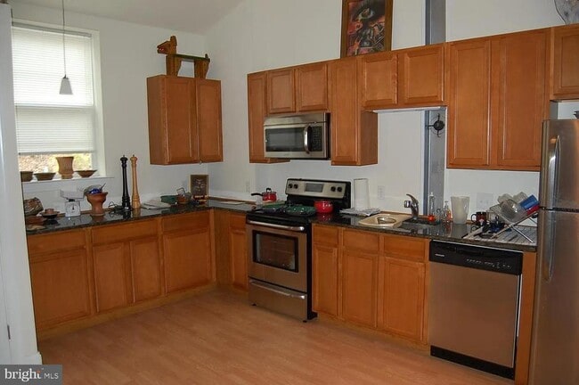 Building Photo - 85 Valley Rd