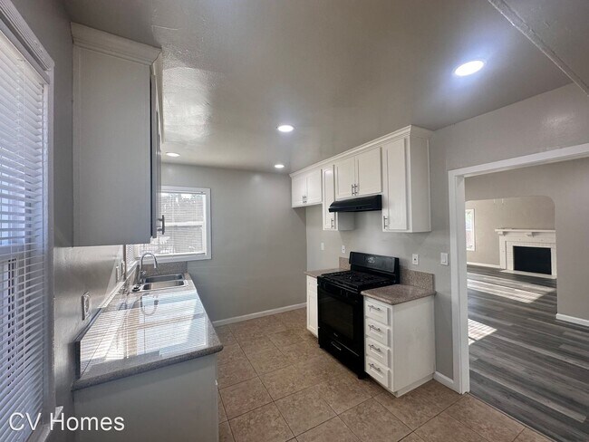 Building Photo - 2 br, 1 bath House - 5748 Nina Way