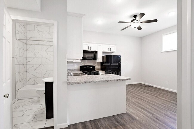 Foto del edificio - 1272 S Clay St
