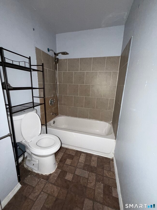 Building Photo - 69 Lounsbury St