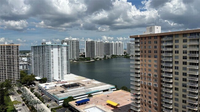 Foto del edificio - 250 174