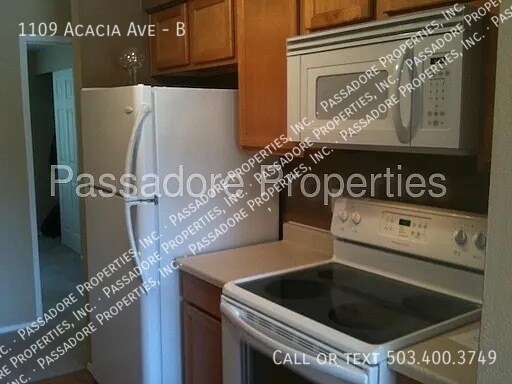 Foto del edificio - 1109 Acacia Ave