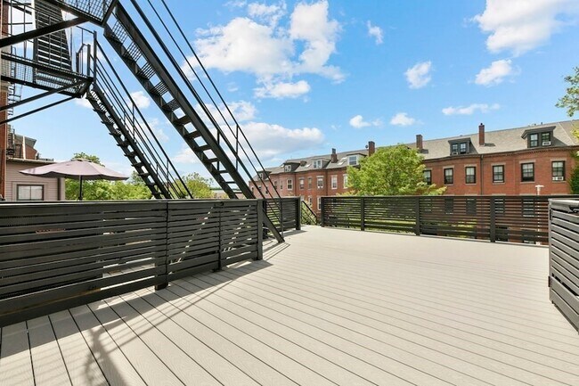 Building Photo - 541 Massachusetts Ave