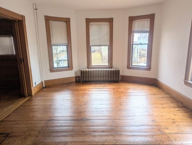 Building Photo - 417 Cliff St