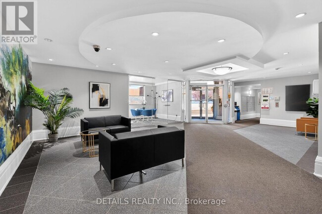 Building Photo - 429 Somerset St W