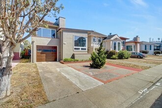 Building Photo - 14 Castlemont Ave