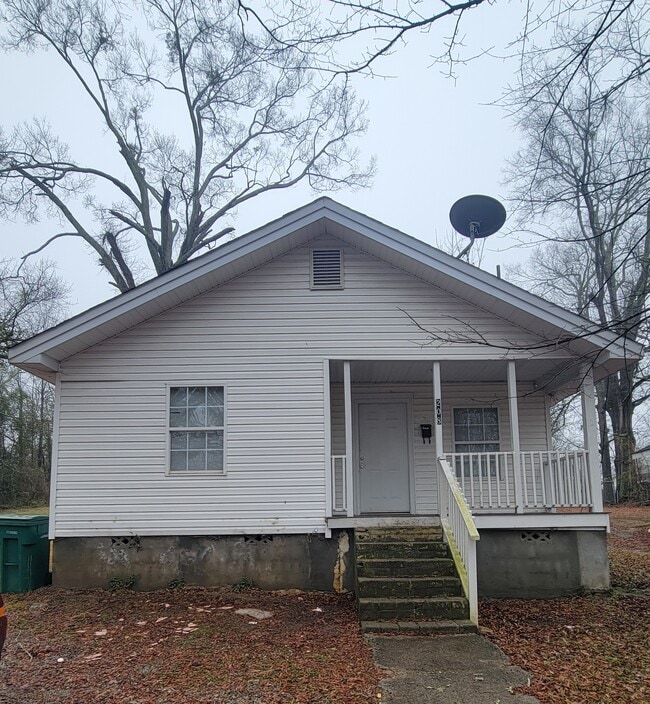 Building Photo - 208 N Hospital St