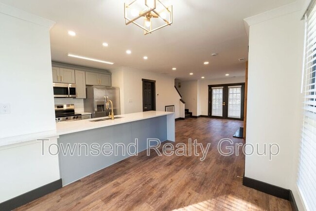 Foto del edificio - 3150 Driftwood Dr