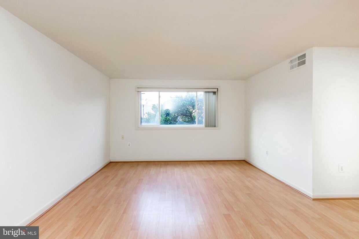 11601 Elkin St Unit 58, WheatonGlenmont, MD 20902 Room for Rent in