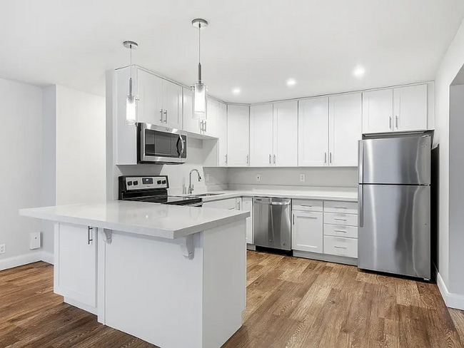 Building Photo - 172 W Clinton Ave