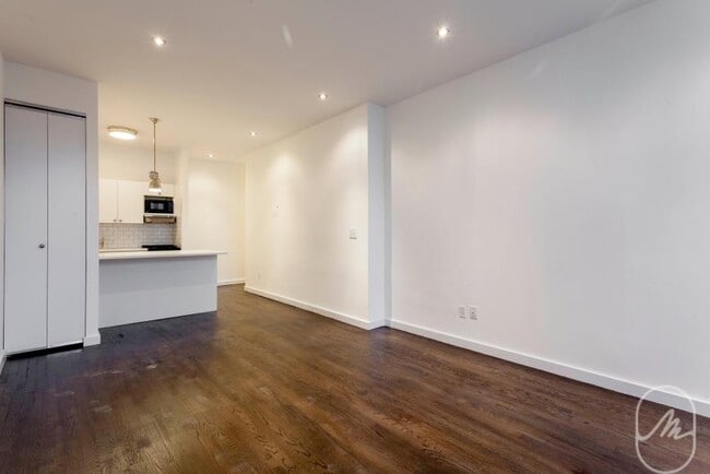 Building Photo - 0 bedroom in New York NY 10003