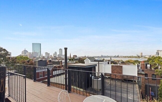 Foto del edificio - 73 Revere St