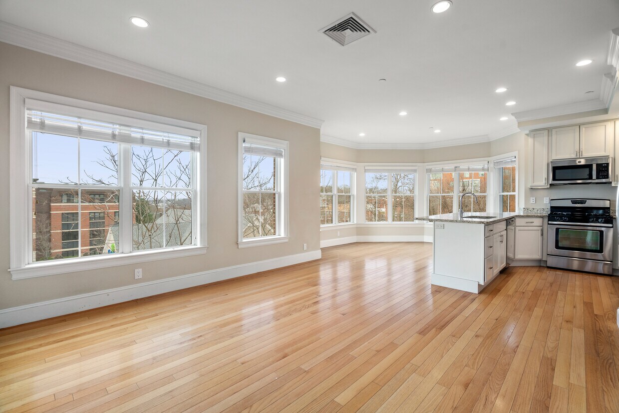 Primary Photo - 150 Chestnut Hill Ave