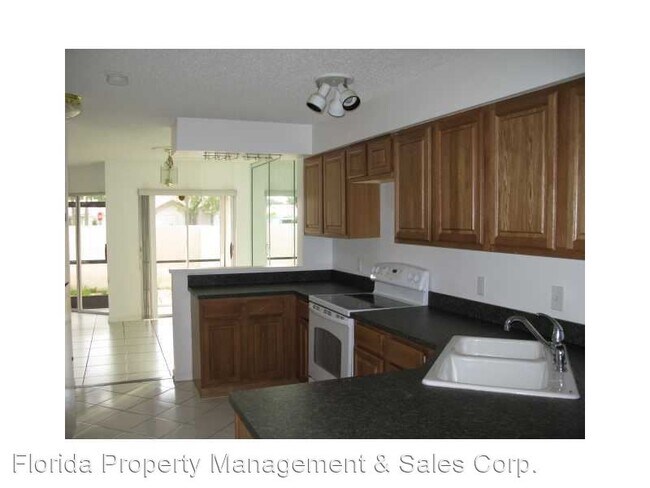 Building Photo - 10855 Cypress Glen Dr