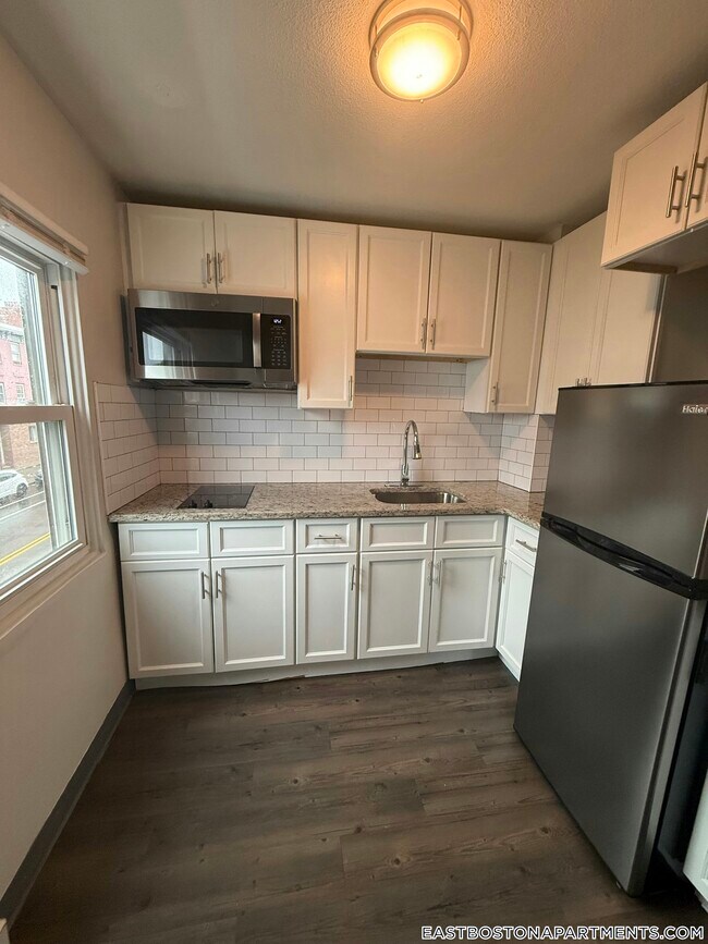 Foto del edificio - 300 Meridian St