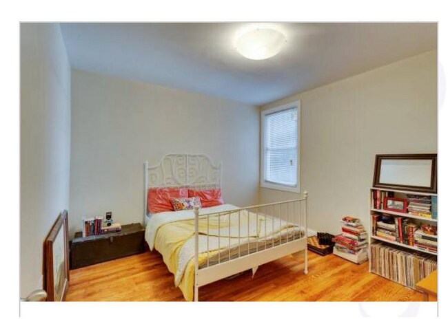 Building Photo - 1223 Orren St NE