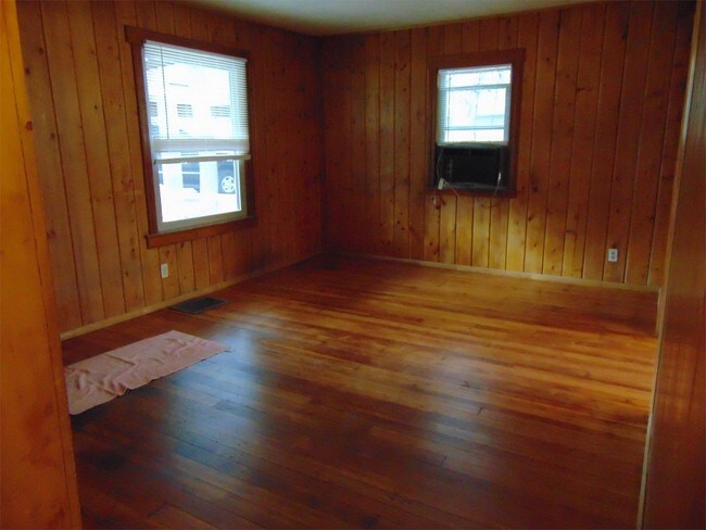 Building Photo - 624 Tiburon Dr