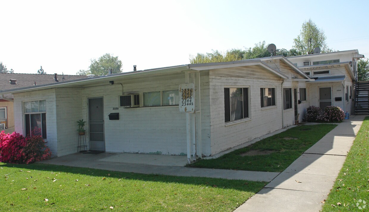 Primary Photo - 2344-2350 E Washington Blvd