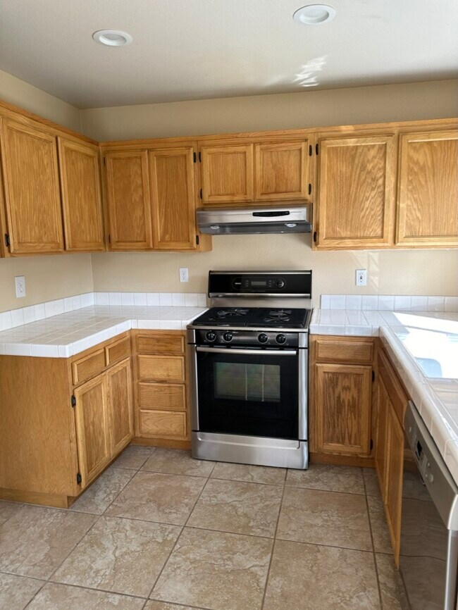 Kitchen - 1147 Knottingham St