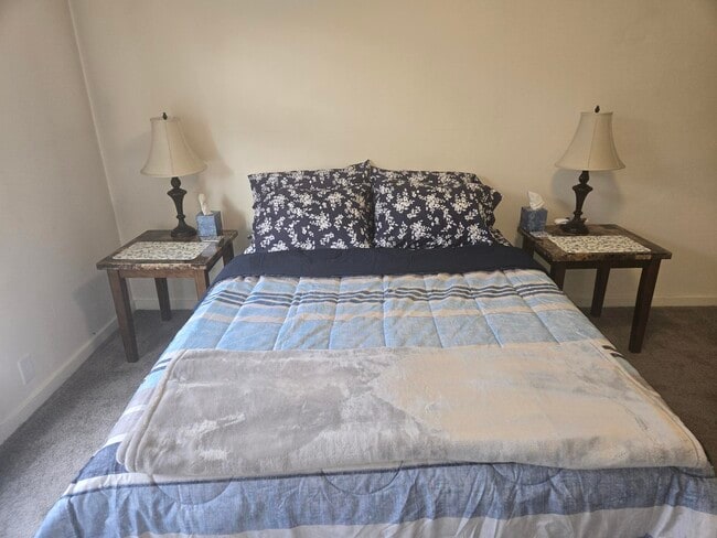 Building Photo - R and B Properties