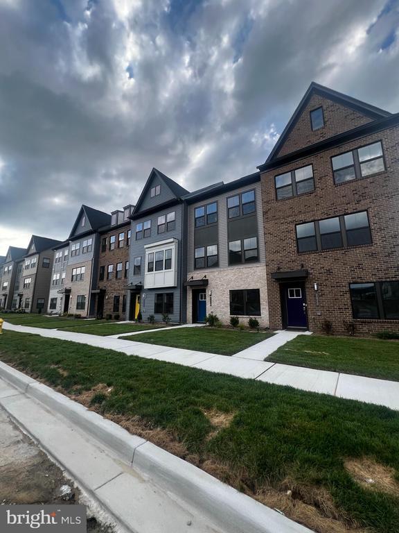 Building Photo - 7410 Amega Way