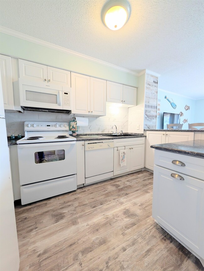 Foto del edificio - 4350 Intercoastal Dr