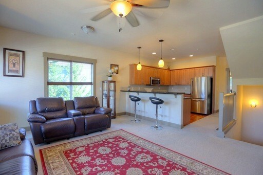 Foto del edificio - Luxury Bothell Townhome For Rent! 2 Car Ga...