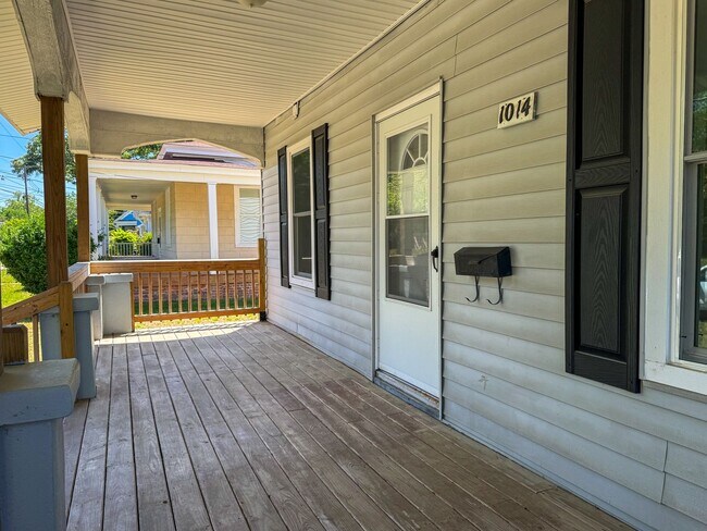 Foto del edificio - 1014 Hamilton Ave