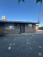 Building Photo - 2811 E Hammond Ave