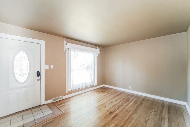 Building Photo - 3421 N 87th St