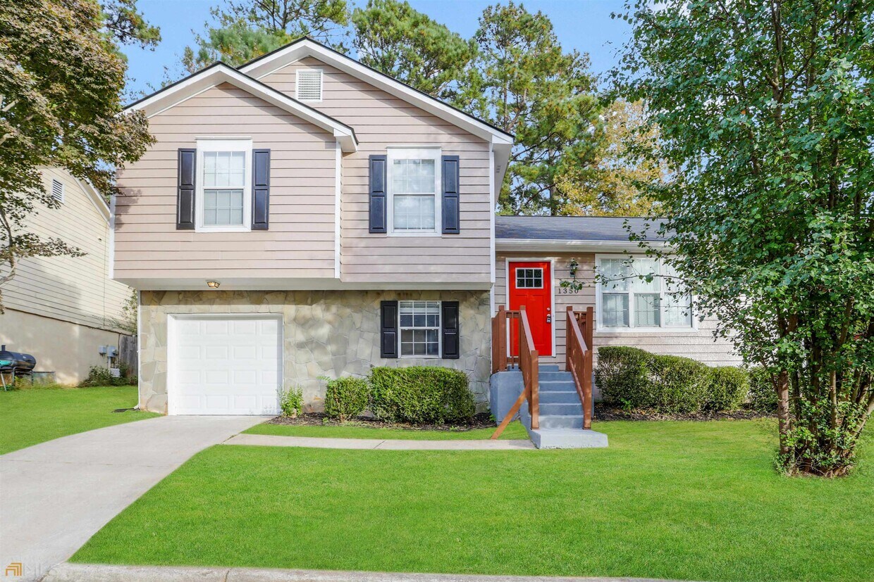 1350 Stoneleigh Way, Stone Mountain, GA 30088 House Rental in Stone Mountain, GA