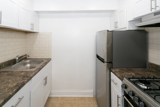 Foto del edificio - 902 W Montrose Ave