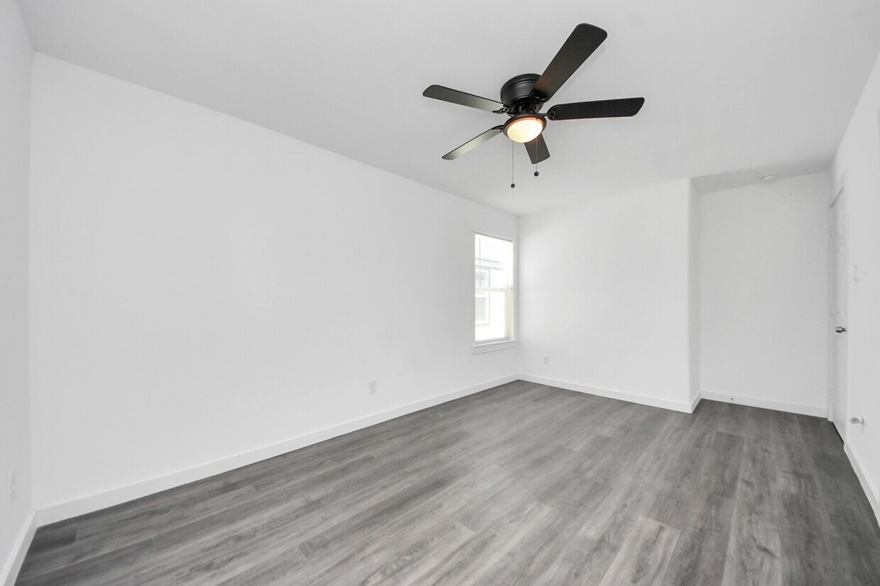 Building Photo - 8125 Laura Koppe Rd