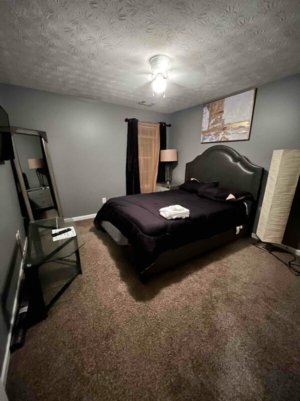 Foto del edificio - 2113 Black Oak Ln