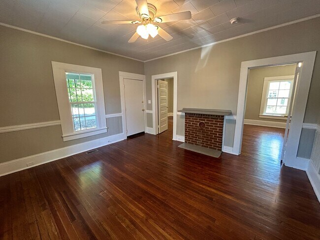 Foto del edificio - Adorable Home Near Downtown Mooresville!