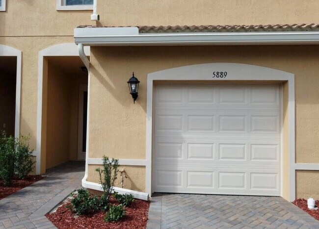Building Photo - 5889 Monterra Club Dr