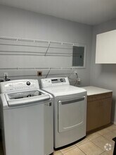 Building Photo - 5804 S Bond Dr