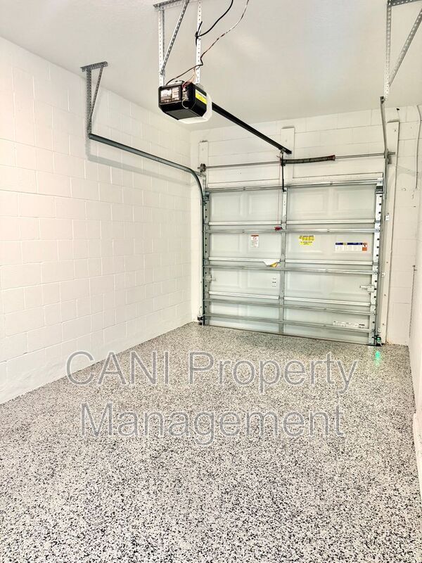 Foto del edificio - 212 Riverfront Wy