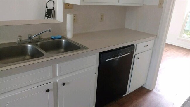 Foto del edificio - 1415 S Circle Park St