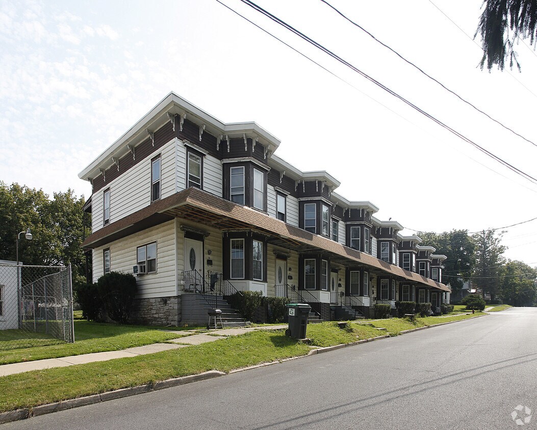 Building Photo - 21 Barclay St
