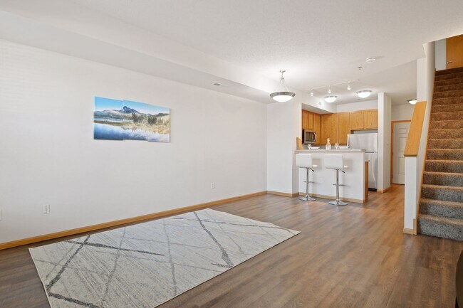 Foto del edificio - 150 E Burnsville Pkwy