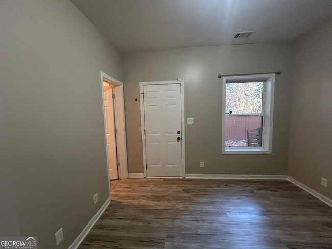 Foto del edificio - 3086 Lauren Parc Rd