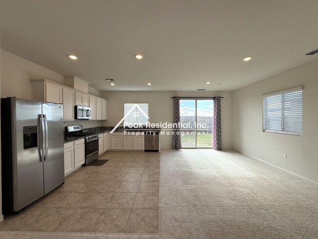 Foto del edificio - Newer 4bd/3.5ba Home and Seperate 1bd/1ba ...