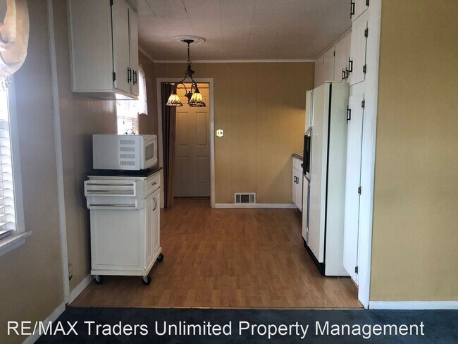 Foto del edificio - 2 br, 1 bath House - 421 E Lake Ave.