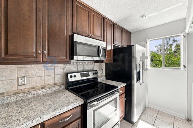Building Photo - Unit 2143