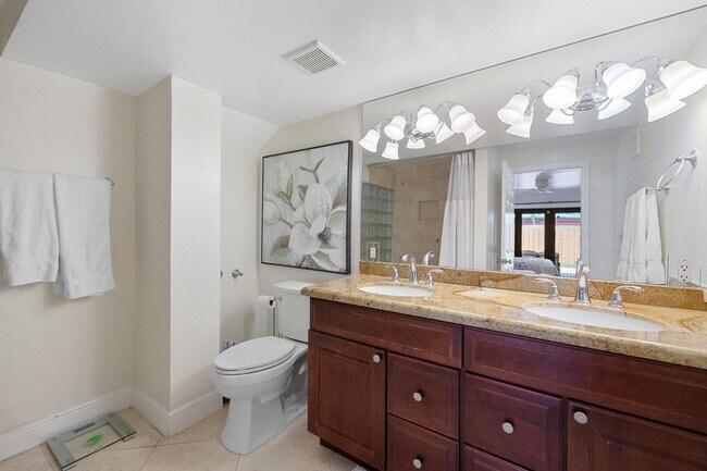 Building Photo - 3211 Seaward Dr