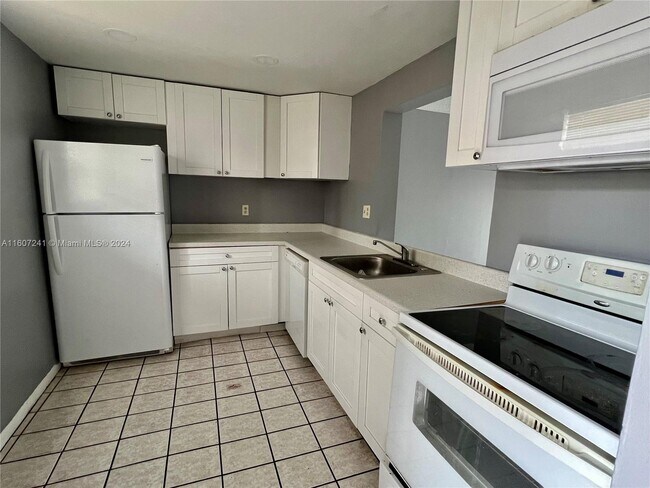 Building Photo - 2800 NW 56th Ave